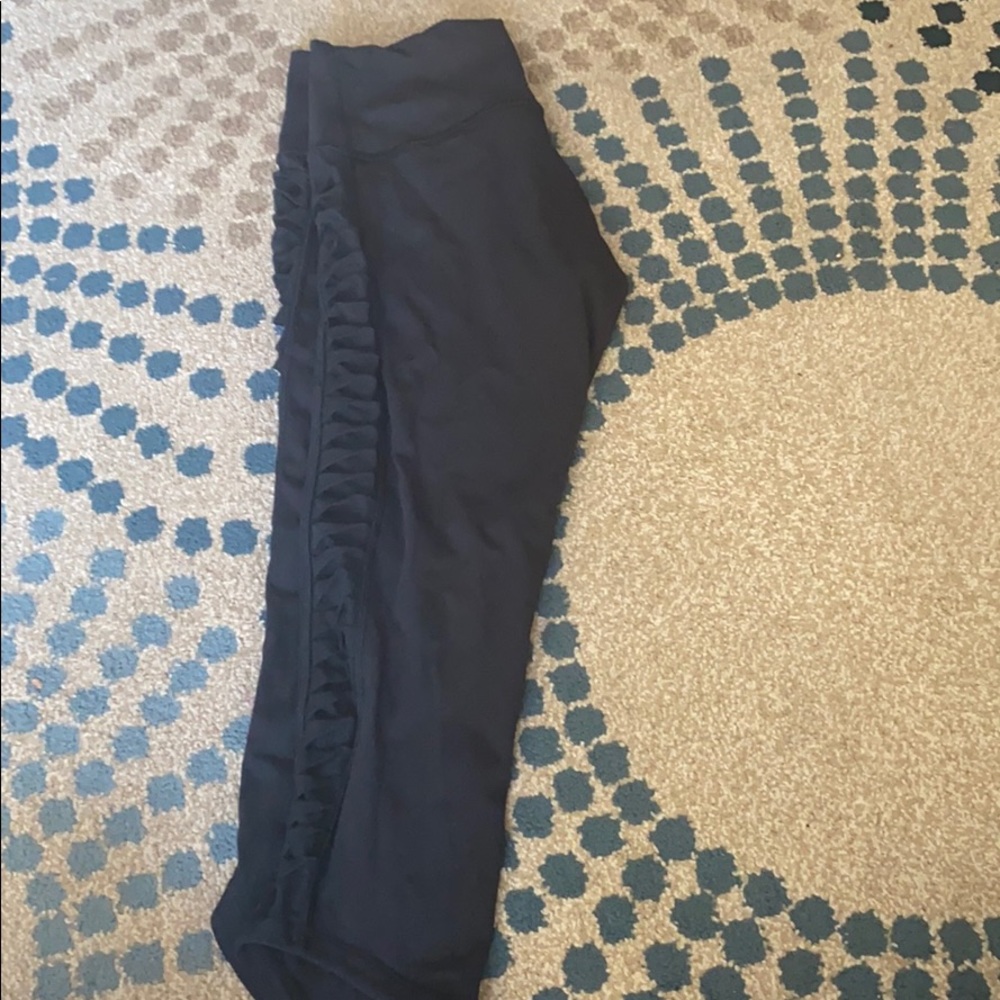 Size 6 Lulu Lemon Crop Leggings with Mesh Sides